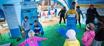 Běhání, cvičení, průzkum. A skoro čtvrt milionu pro Světlušku