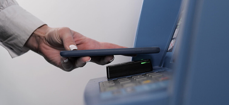 S bezkontaktními bankomaty jsou výběry bezpečnější